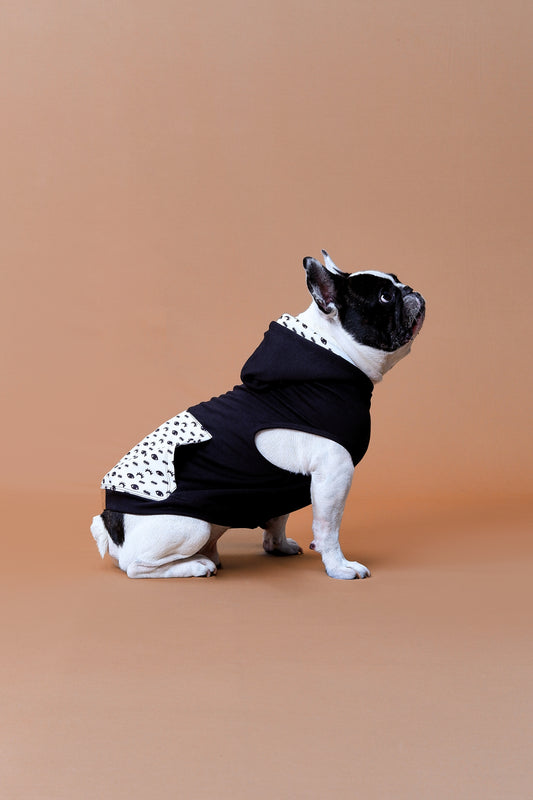 Saco con capucha negro de ojitos